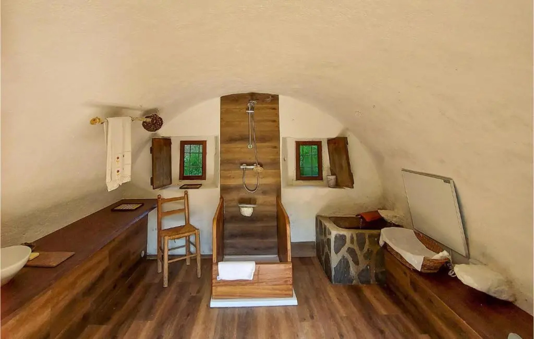 Awesome Home in Artò With