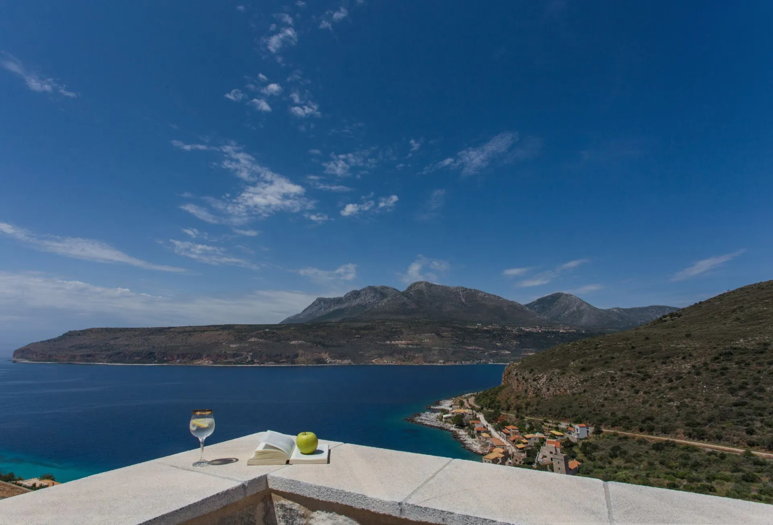 Trapela Limeni Luxury Suites