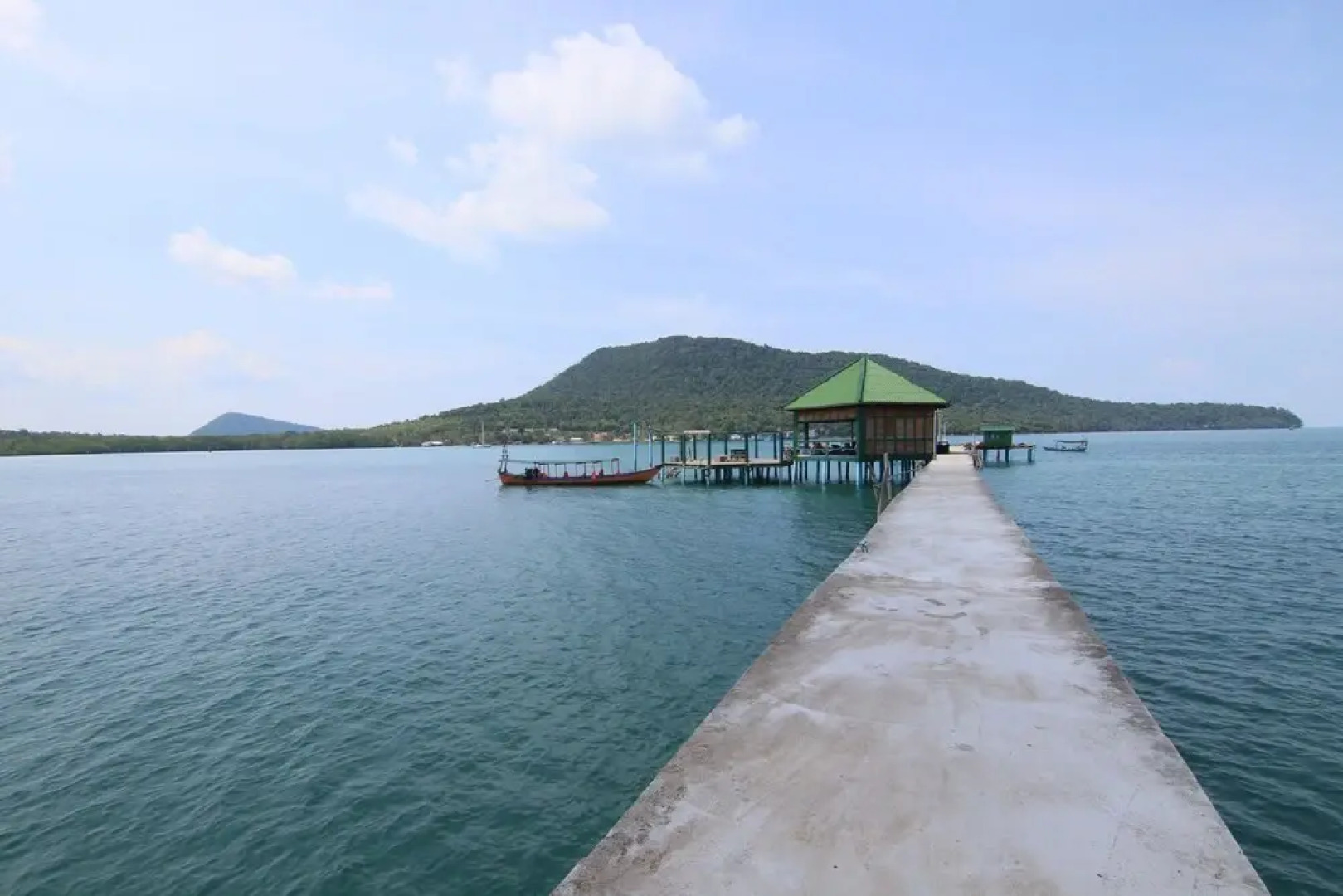 Mad Monkey Koh Rong Samloem