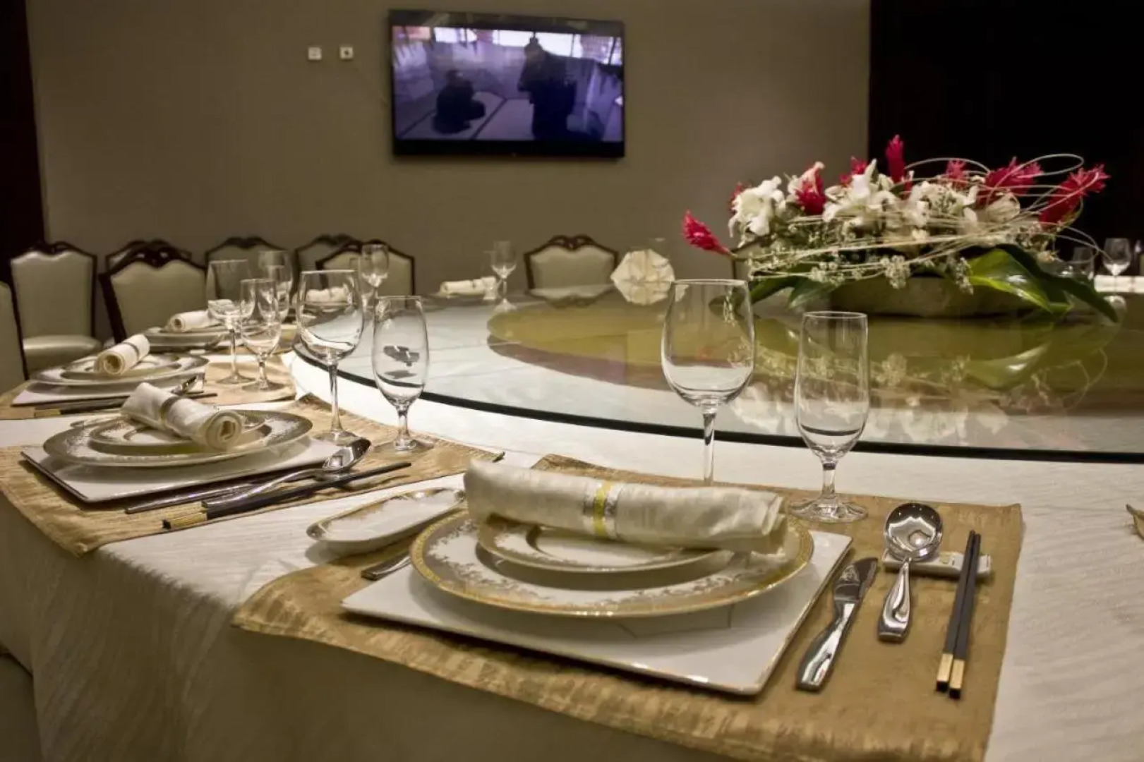 Amazing Duplex Suite Available