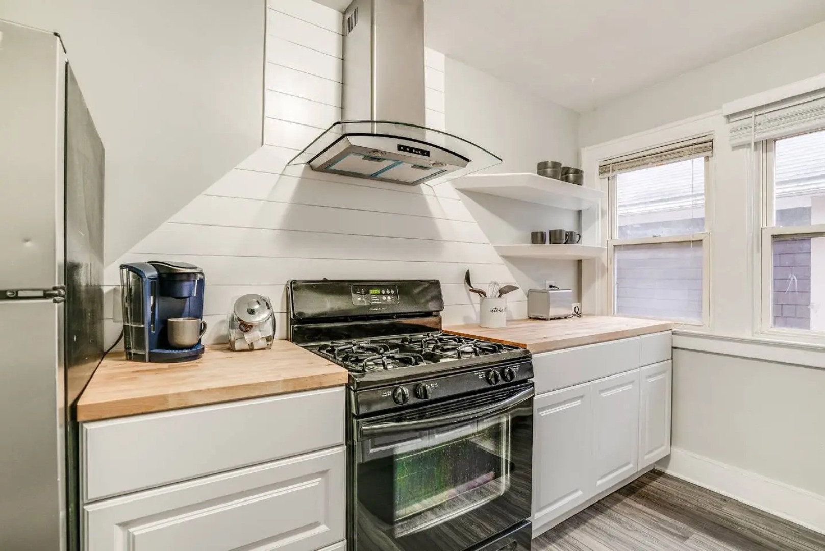 Cozy and comfortable apartment /15 minutes to down town