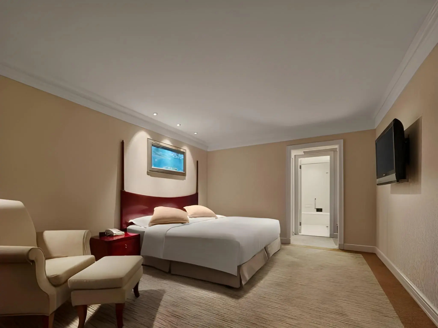 Poly Plaza Hotel
