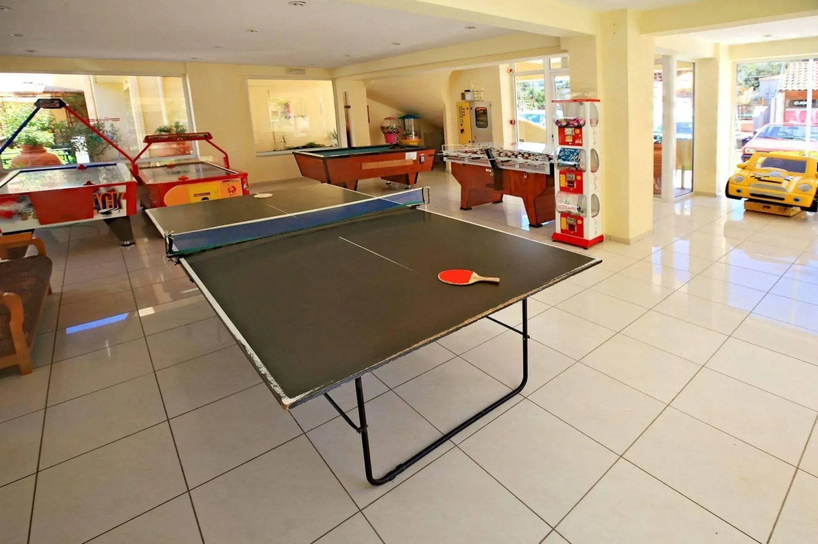 Отель Menia Beach