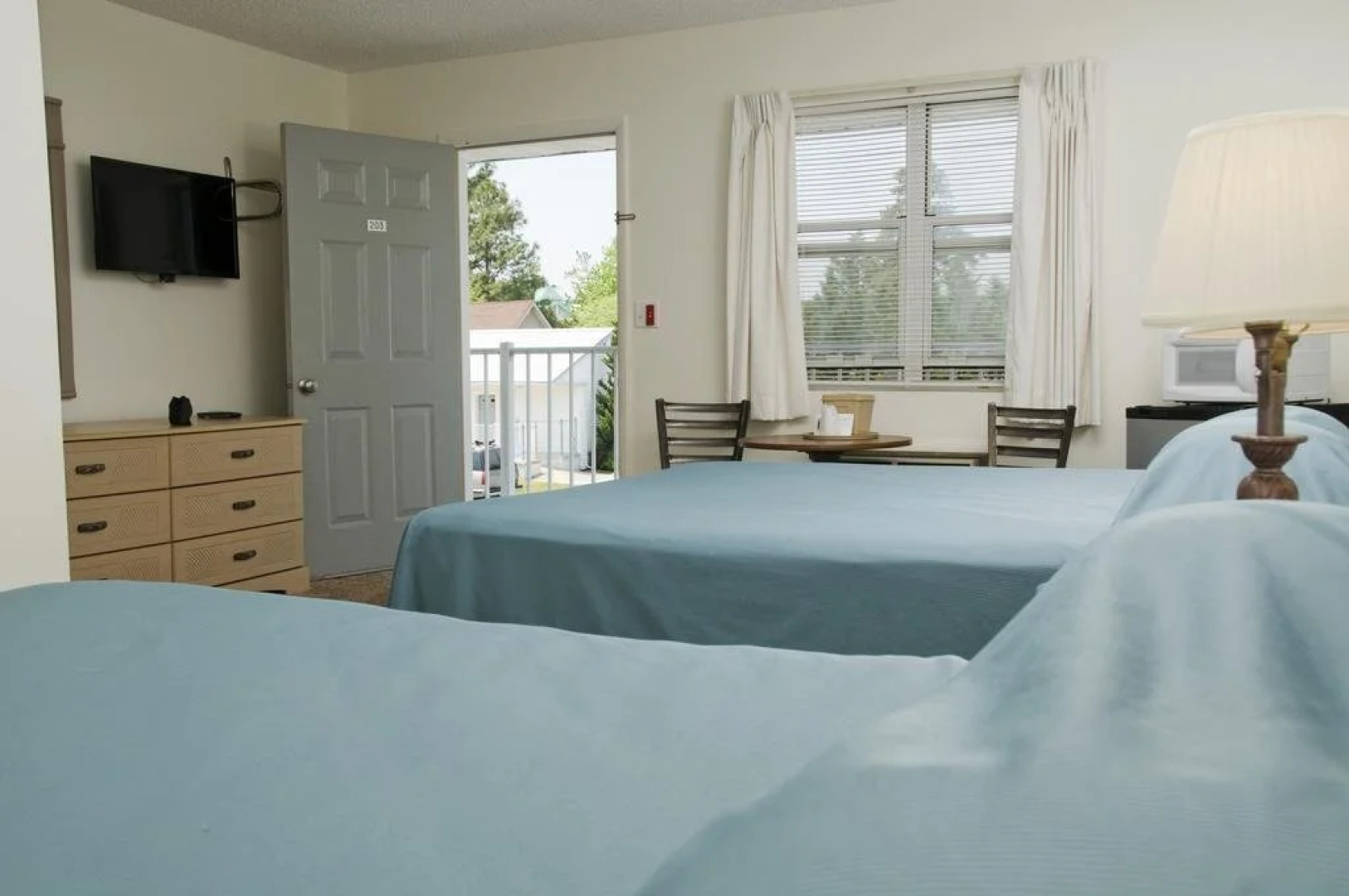 Long Acres Motel & Cottages