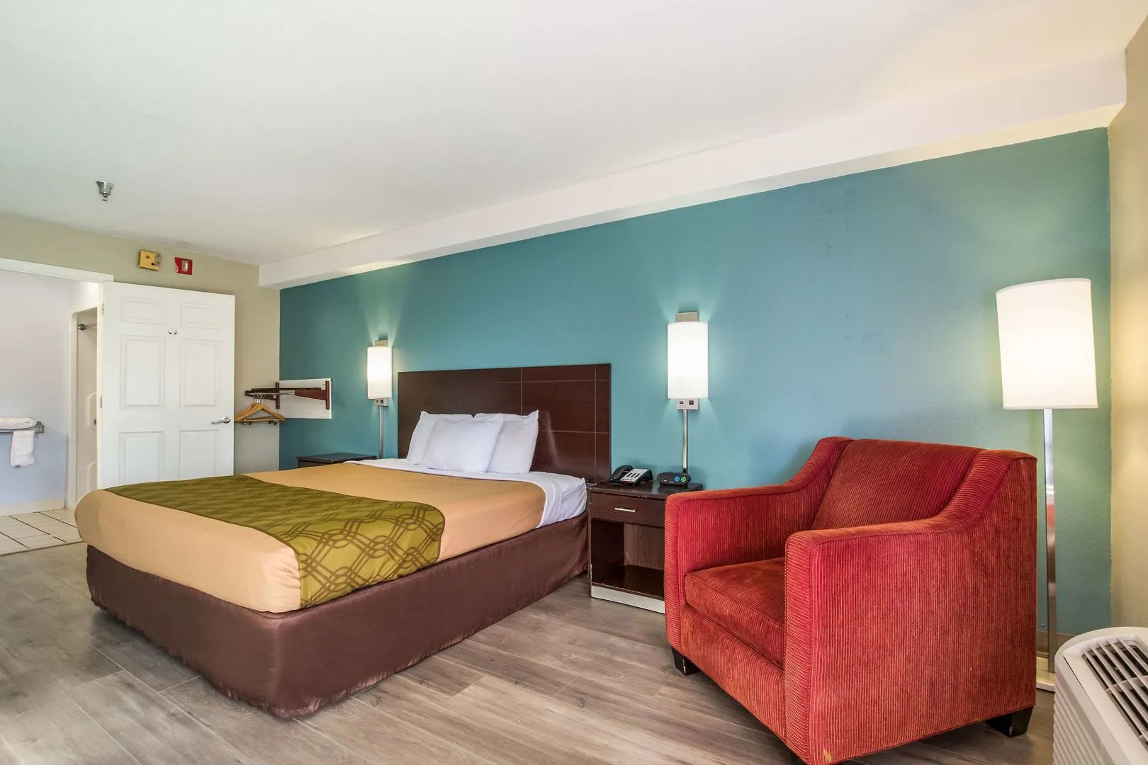 Econo Lodge Inn & Suites I-65