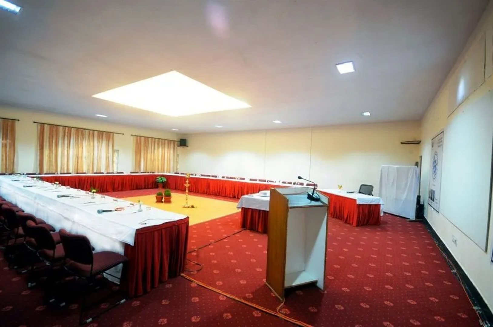 Hotel Shree Sai Sangam Delux