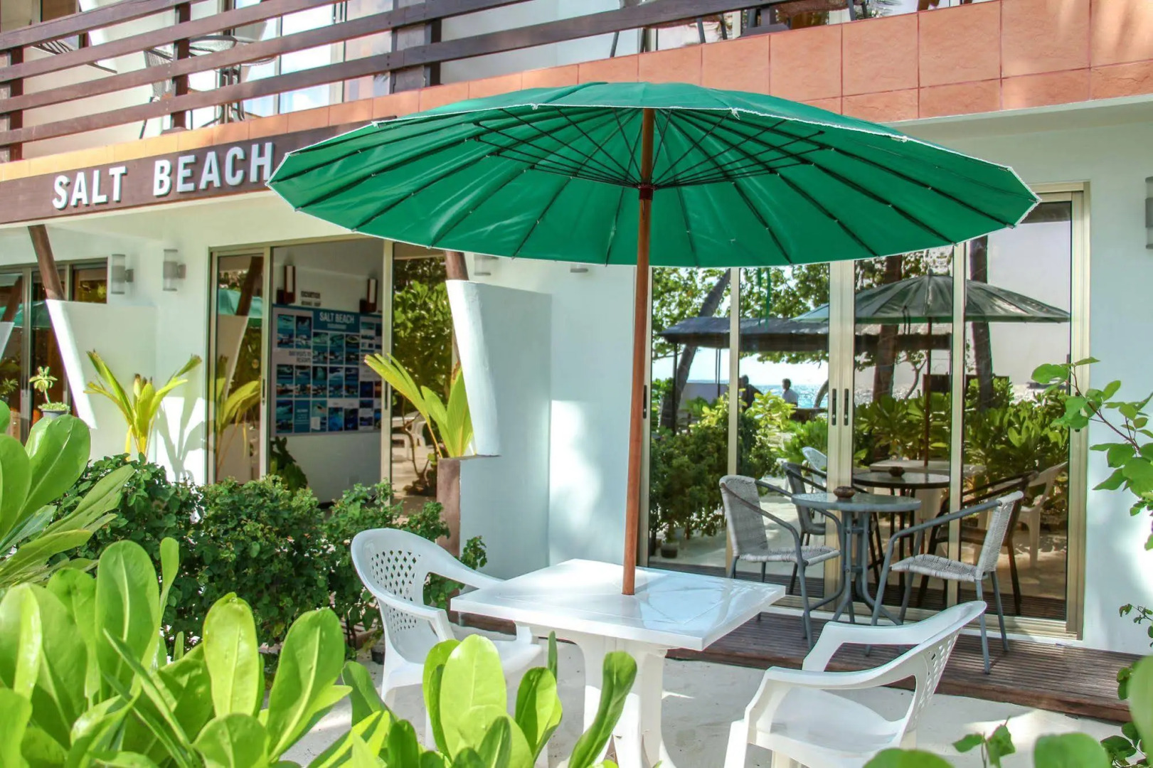 Отель Salt Beach