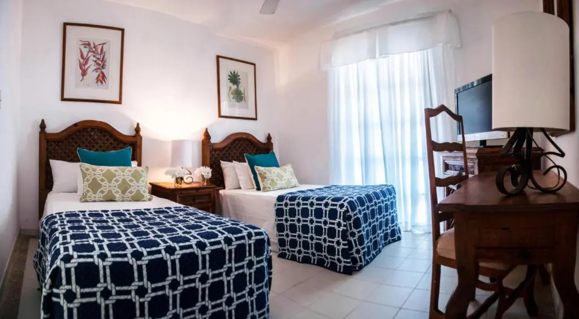 Costa Caribe Beach Hotel & Resort