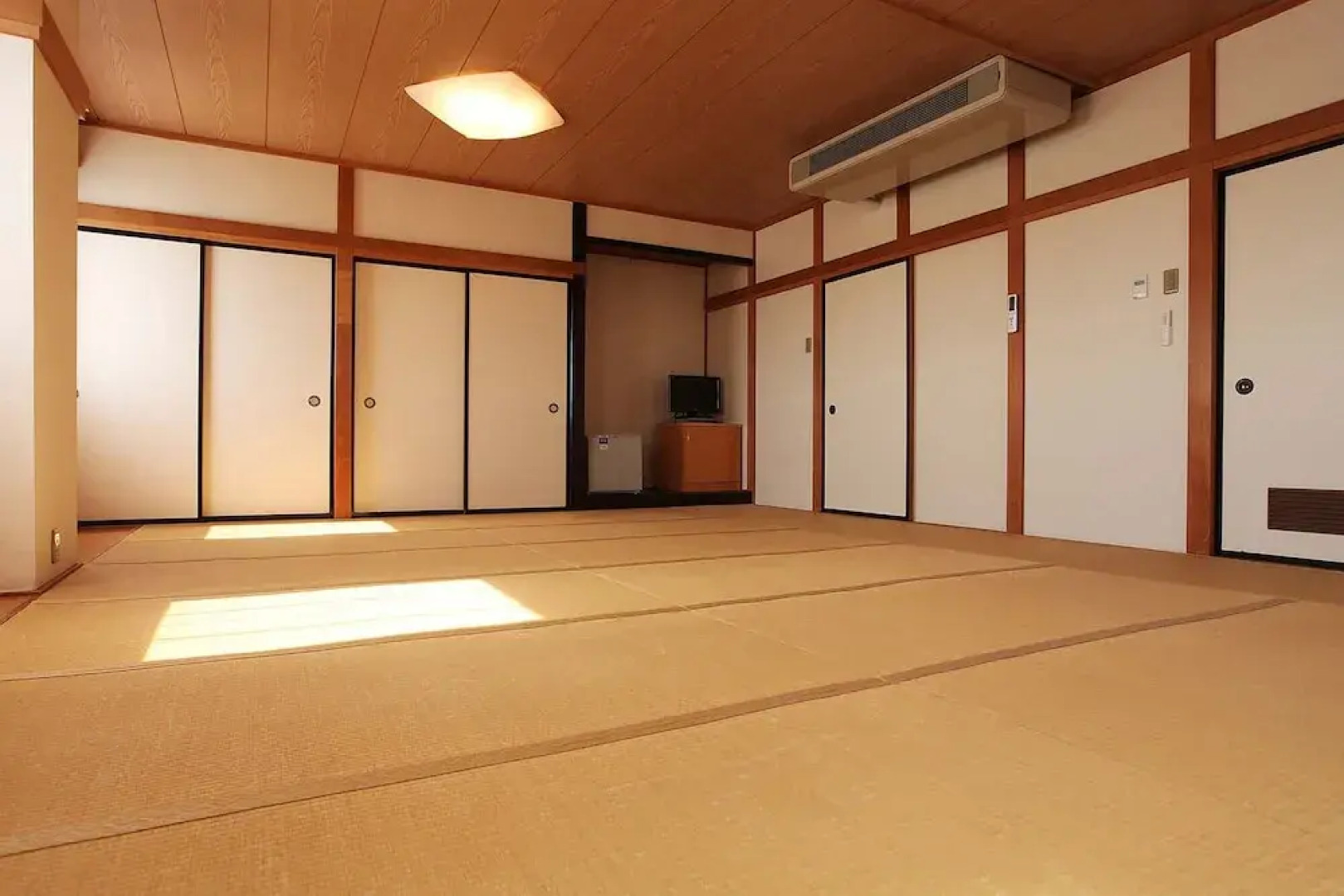 OYO 44580 Hotel Sunshine