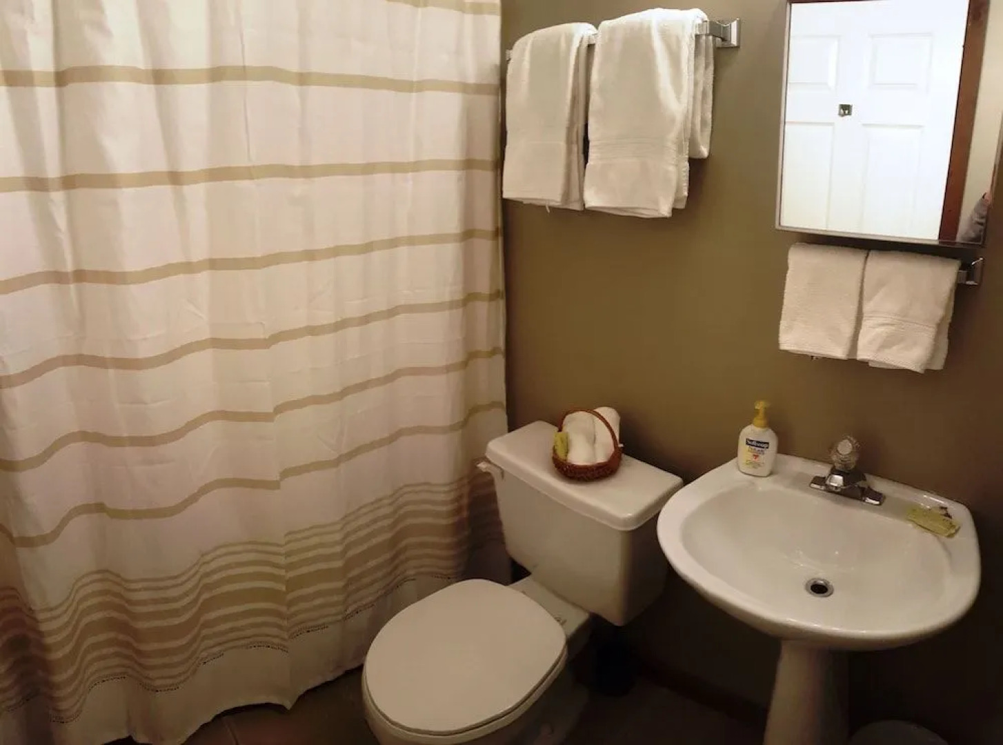 Oakview Lodge & Marina