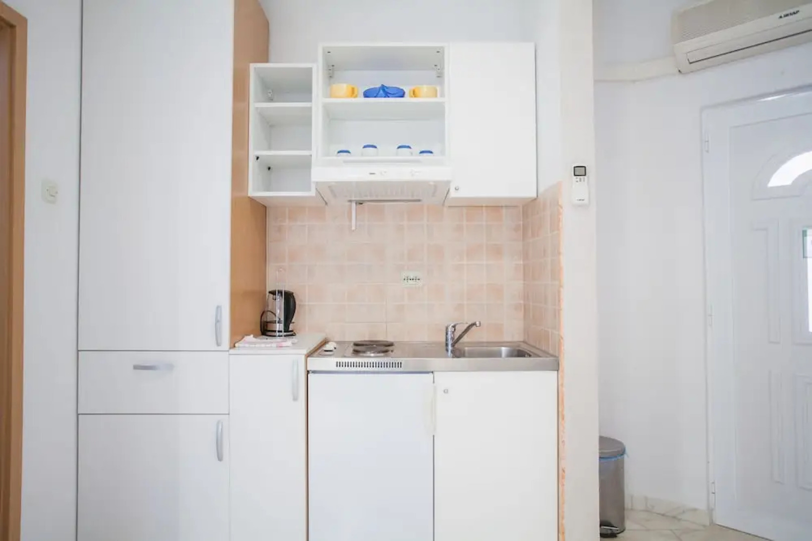 Studio Apartments Emotha