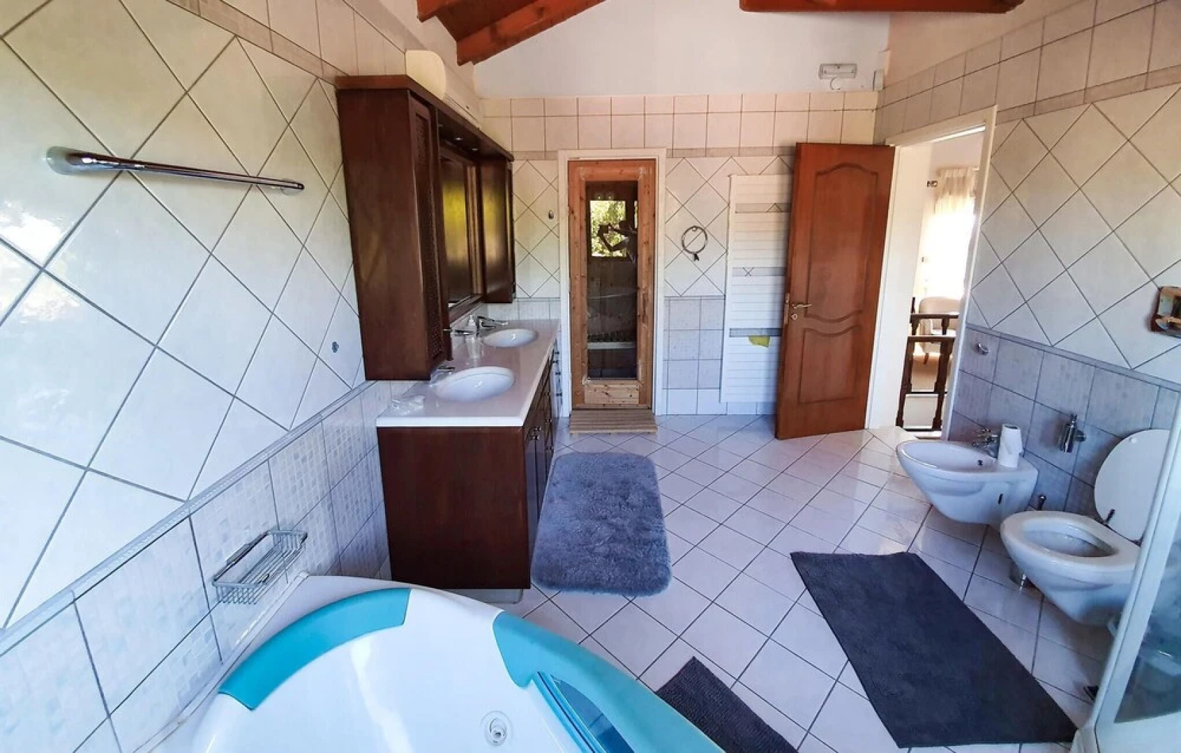 Stunning Home in Kiato With Sauna, Wifi and 5 Bedrooms