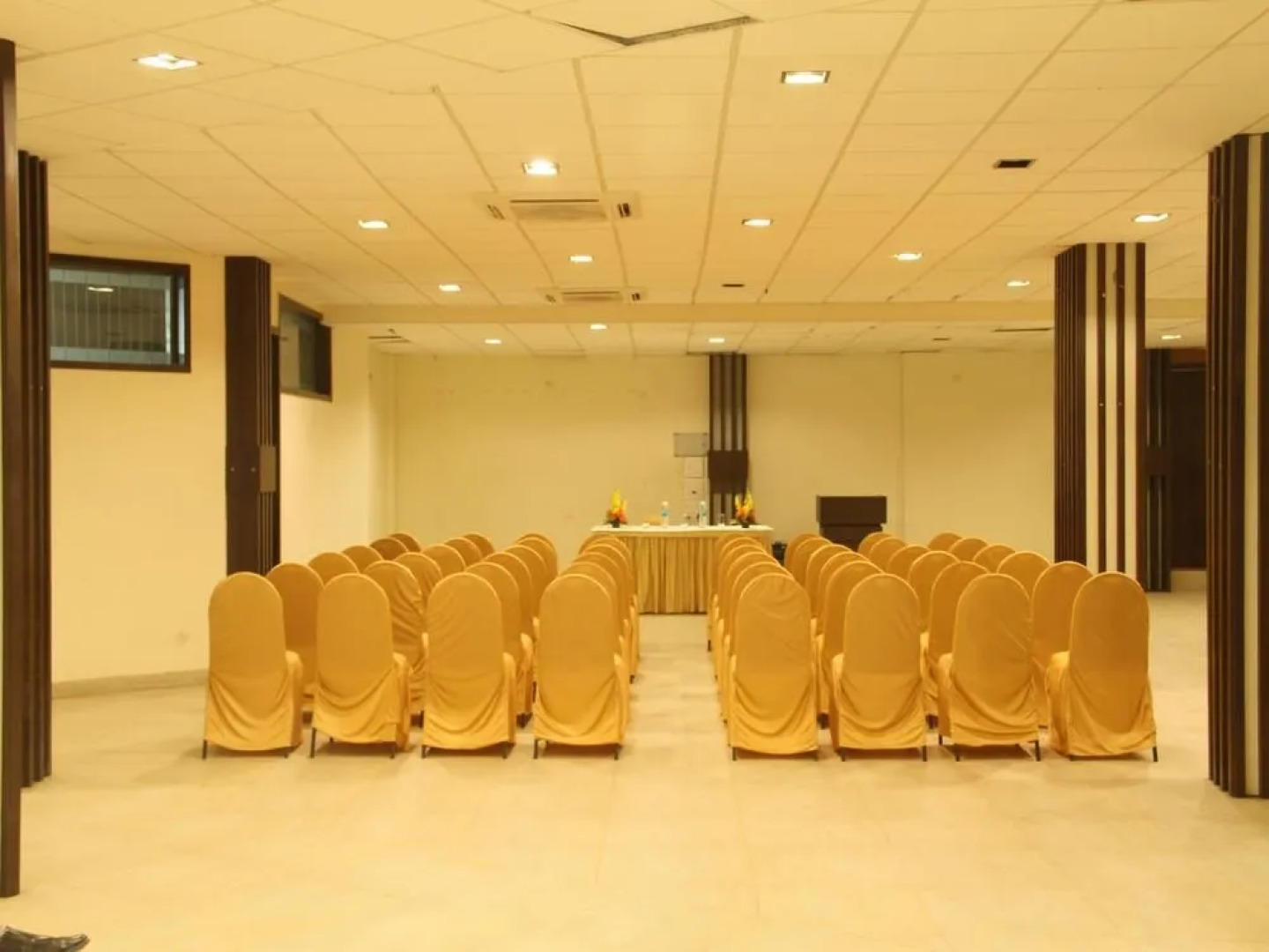 OYO 2037 Hotel Manor