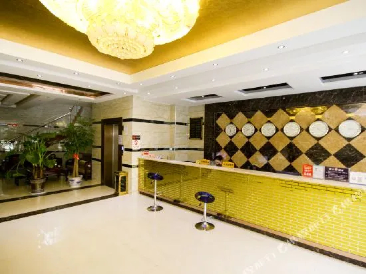 Lily Business Hotel Huashan