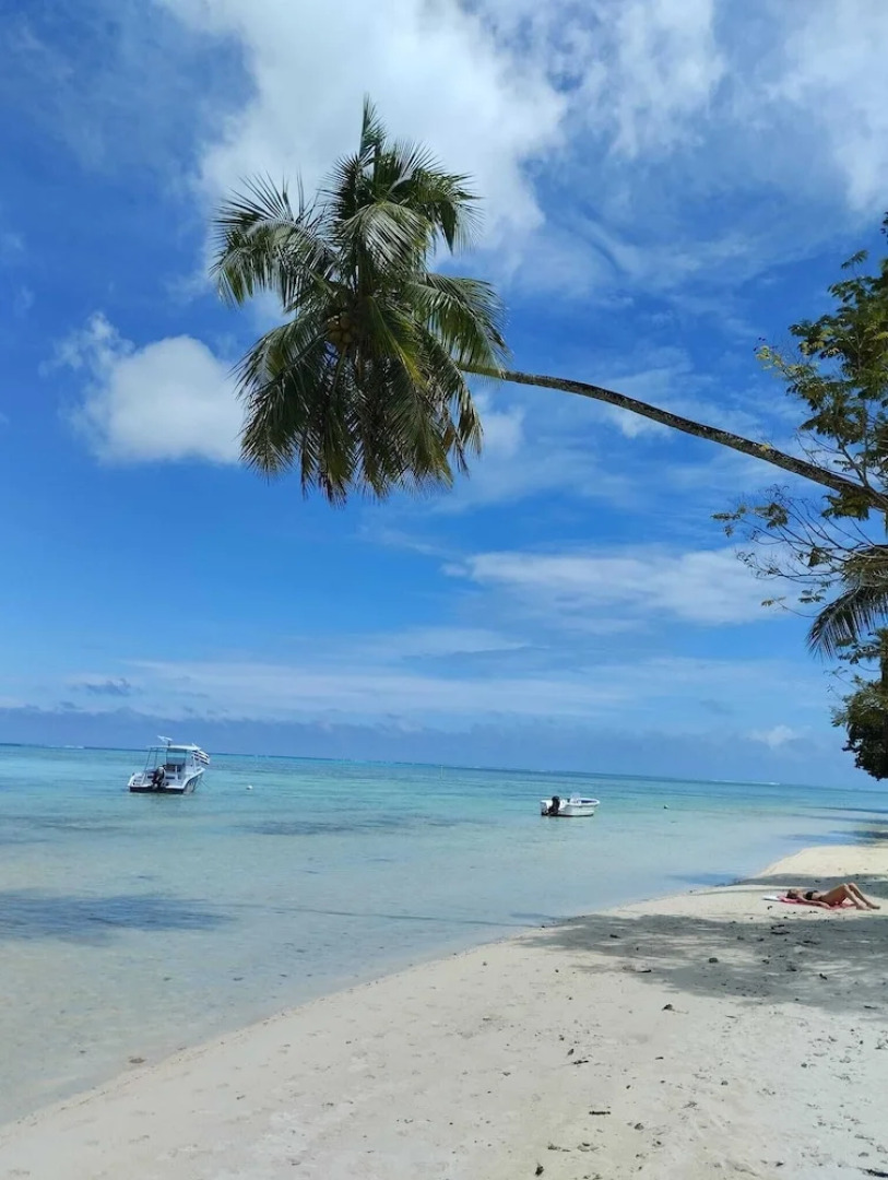 Villa Temae Beach
