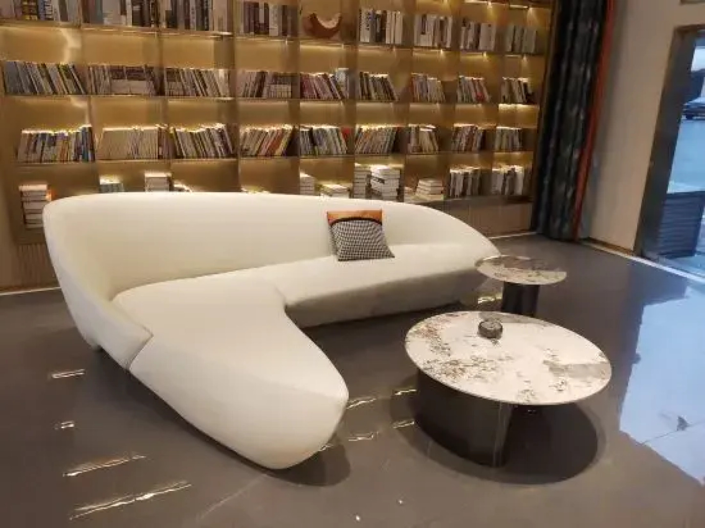 Yongkang Junpin Hotel