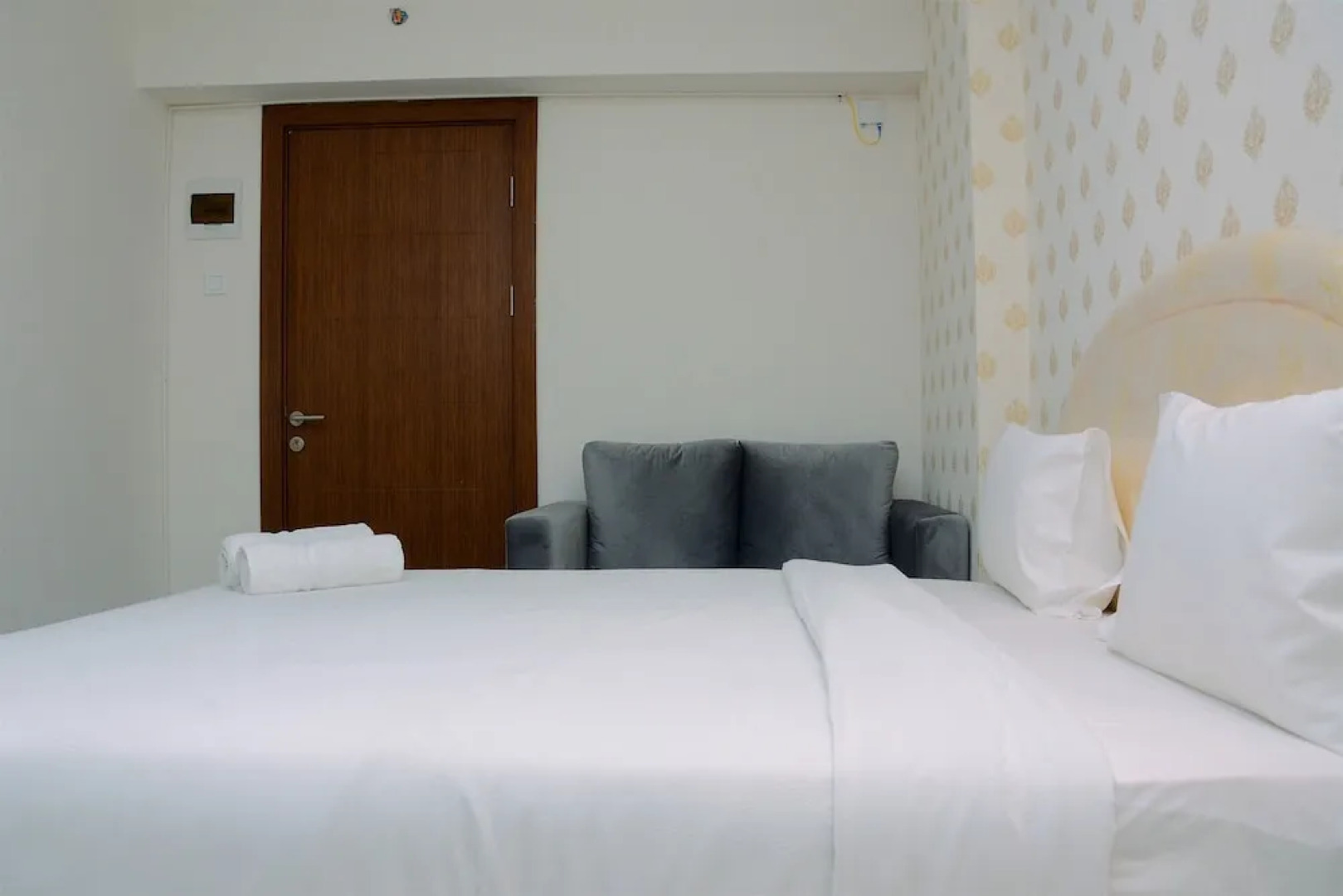 Relaxing and Comfy Studio Cinere Resort Apartment