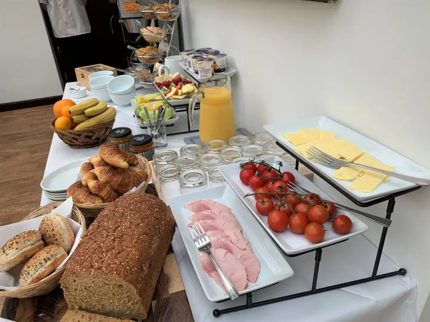 Torrs Warren Country House Hotel