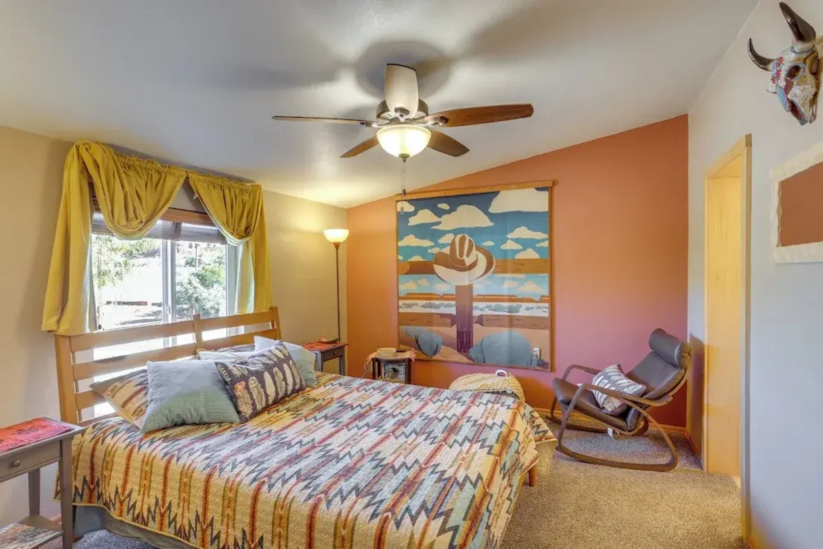 Stunning Views: Quiet Bluff Home Near Hiking!