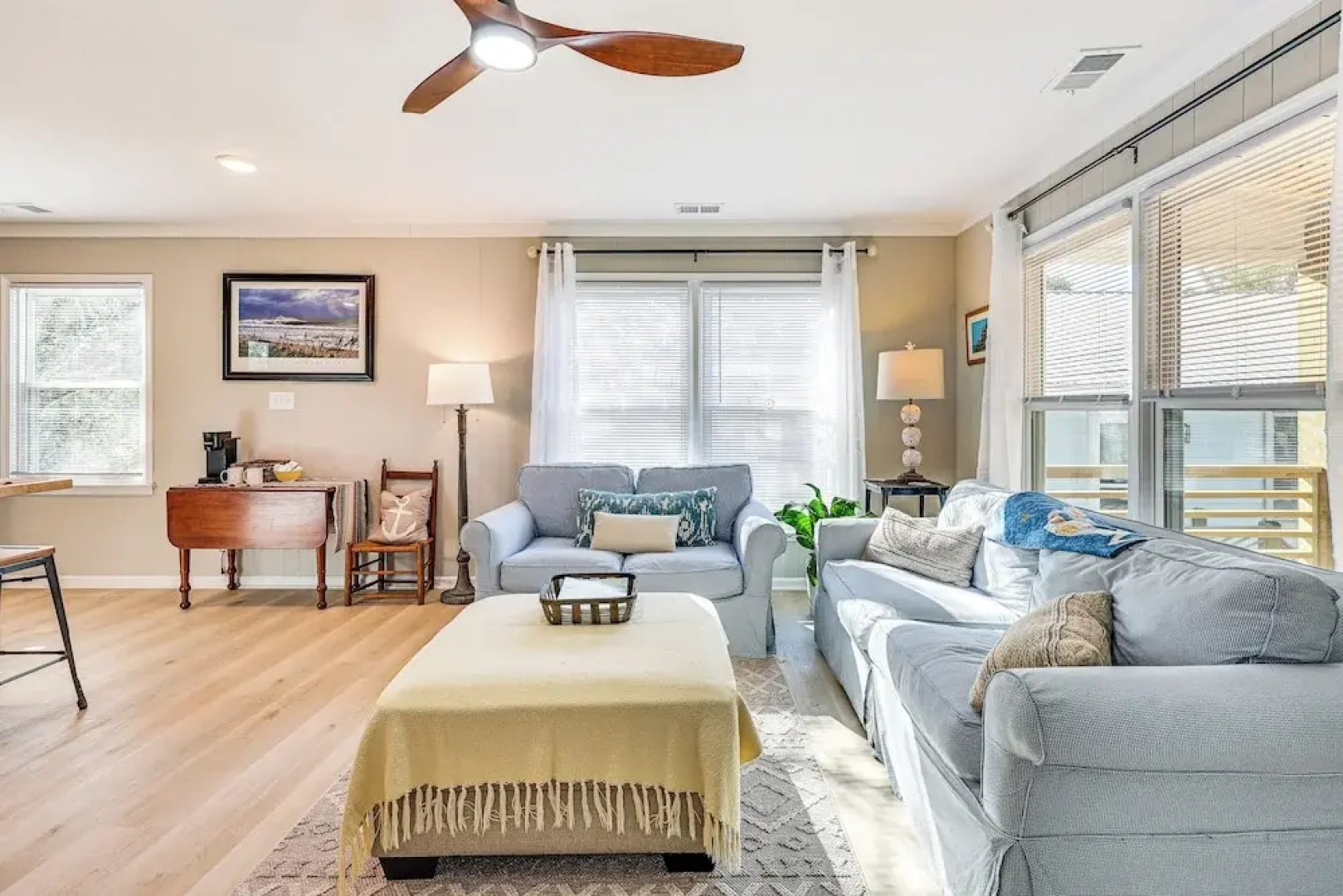 3 Blocks to Beach Access: Coastal Carolina Apt