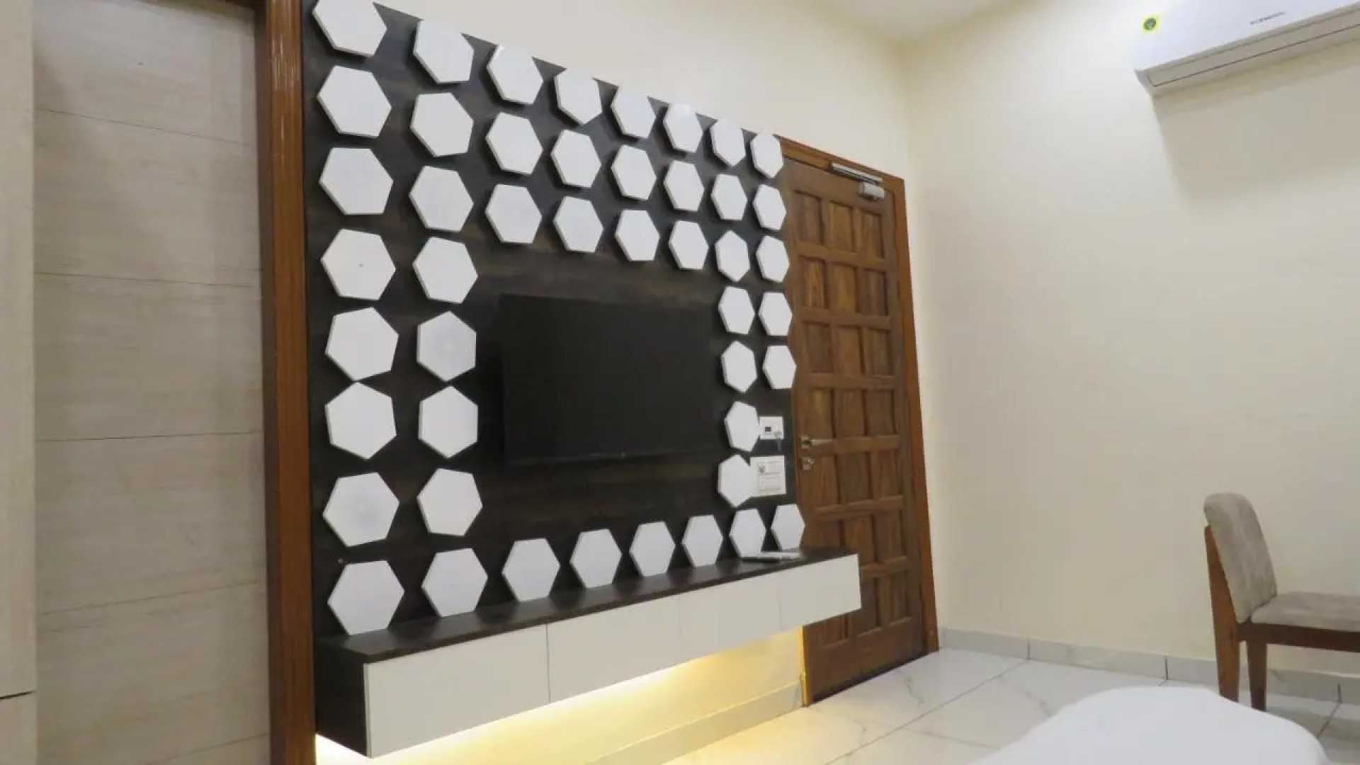 Raja Ji Hotel And Restaurant