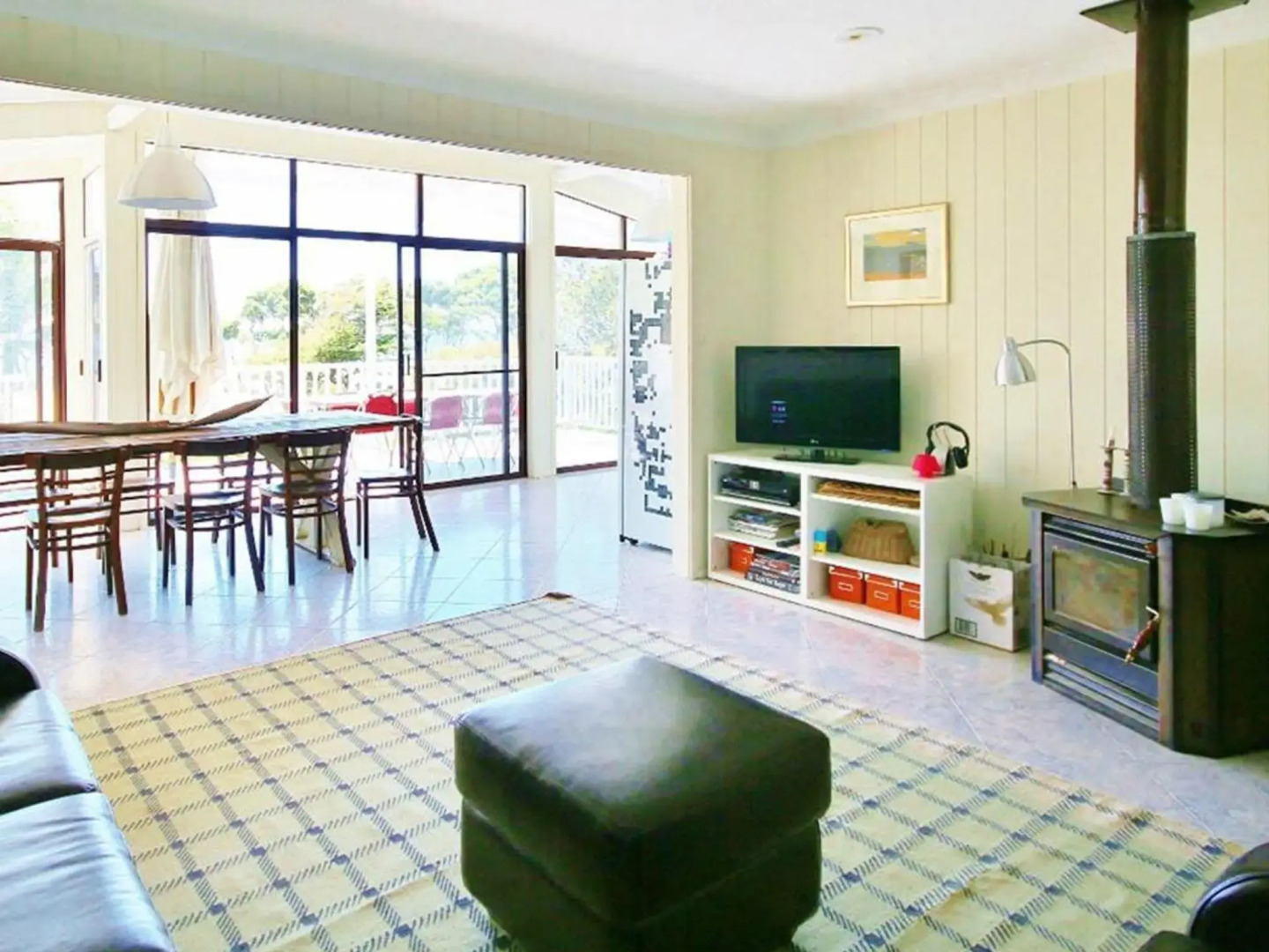 Bimbimbie at Hyams Beach 4pm Check Out Sundays