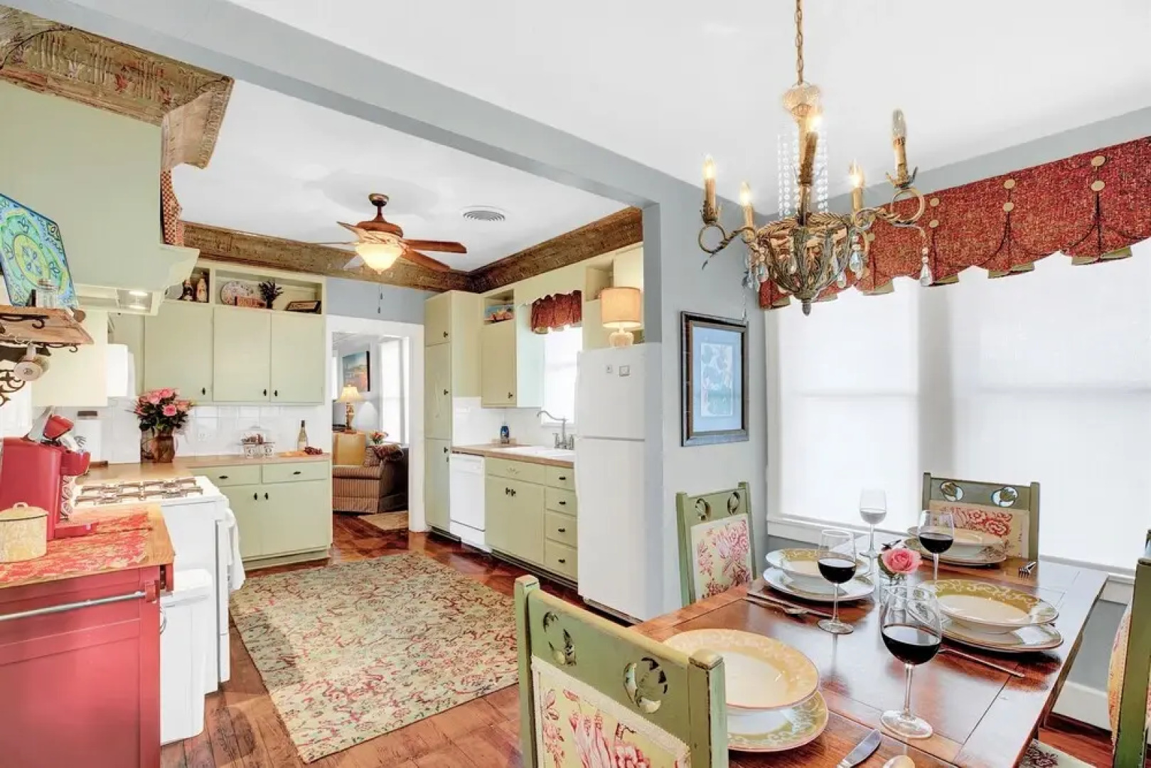 New! Stunning Historic Home Near Town With Bbq!