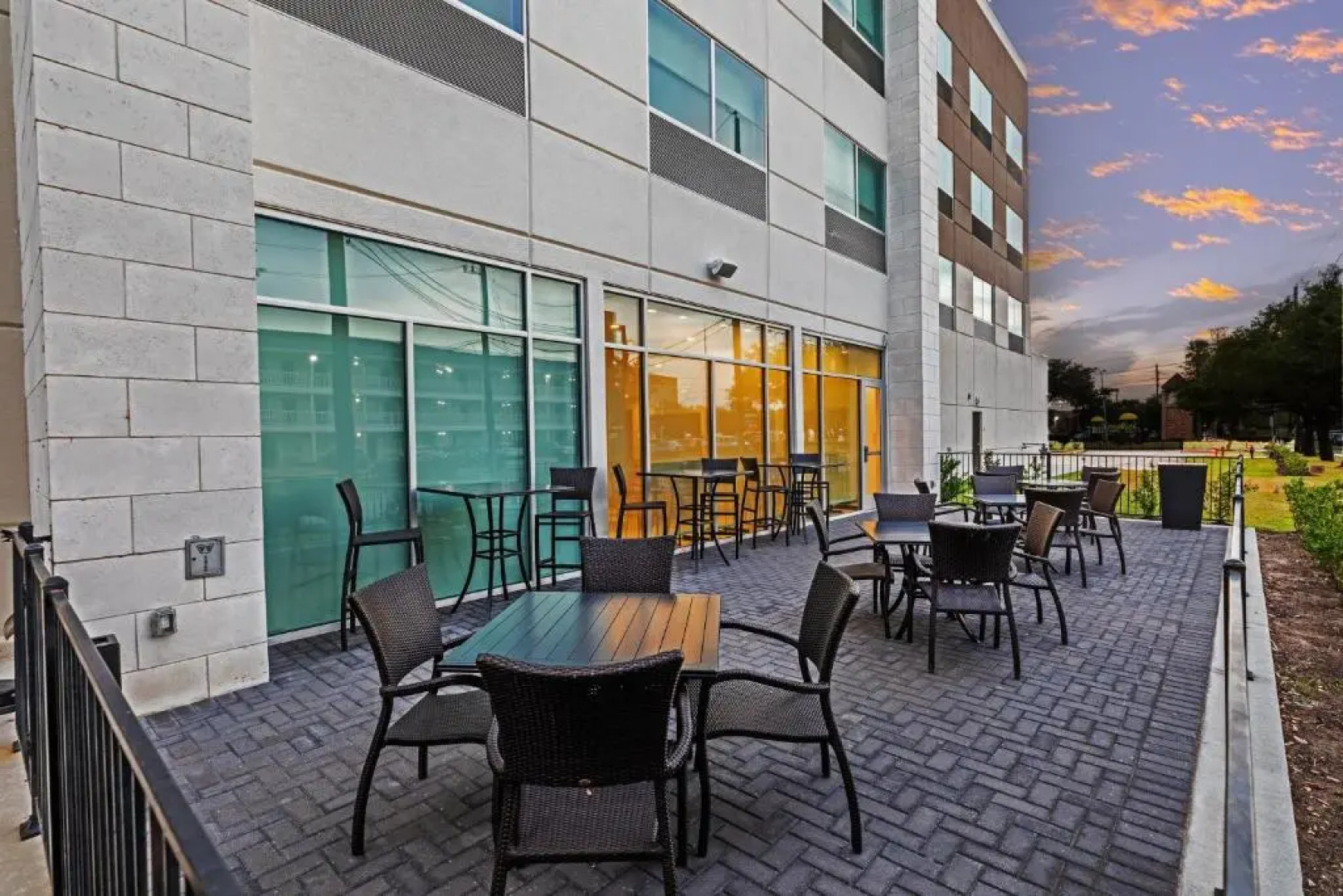 Holiday Inn Express & Suites Stafford NW - Sugar Land by IHG
