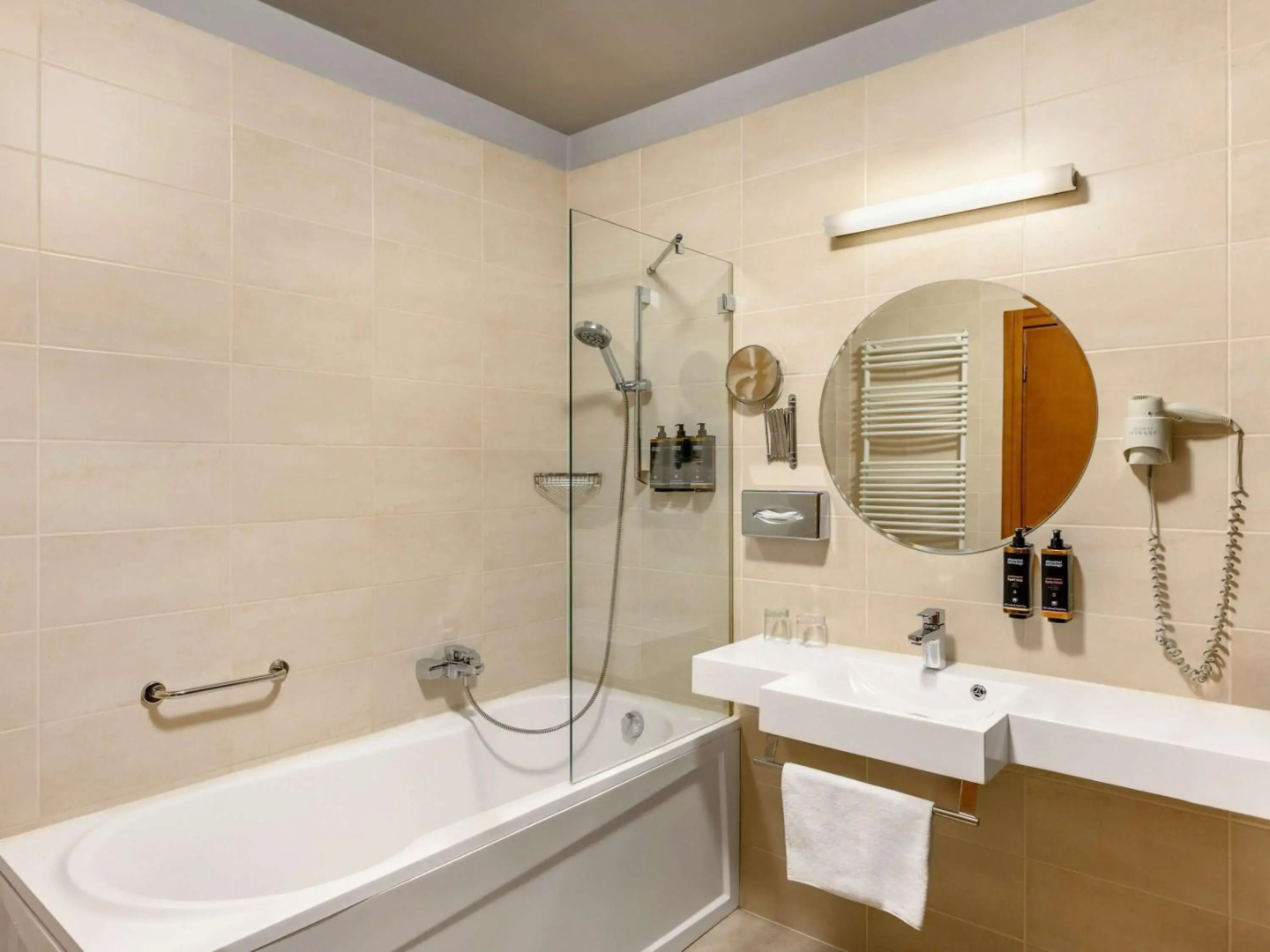 Отель Mercure Szekesfehervar Magyar Kiraly Hotel