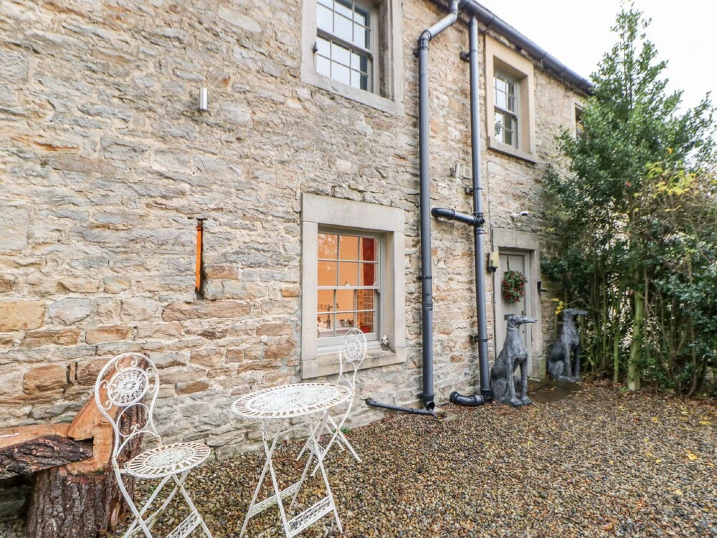 2 The Coach House