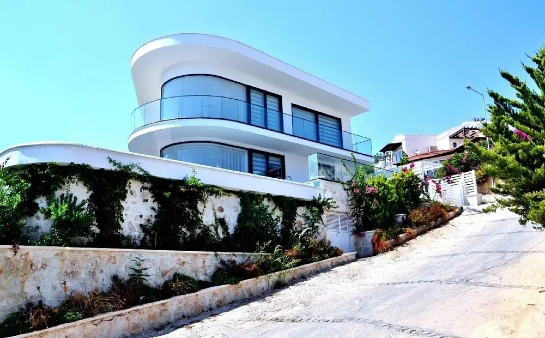 Villa Livadi by VillaTatilin