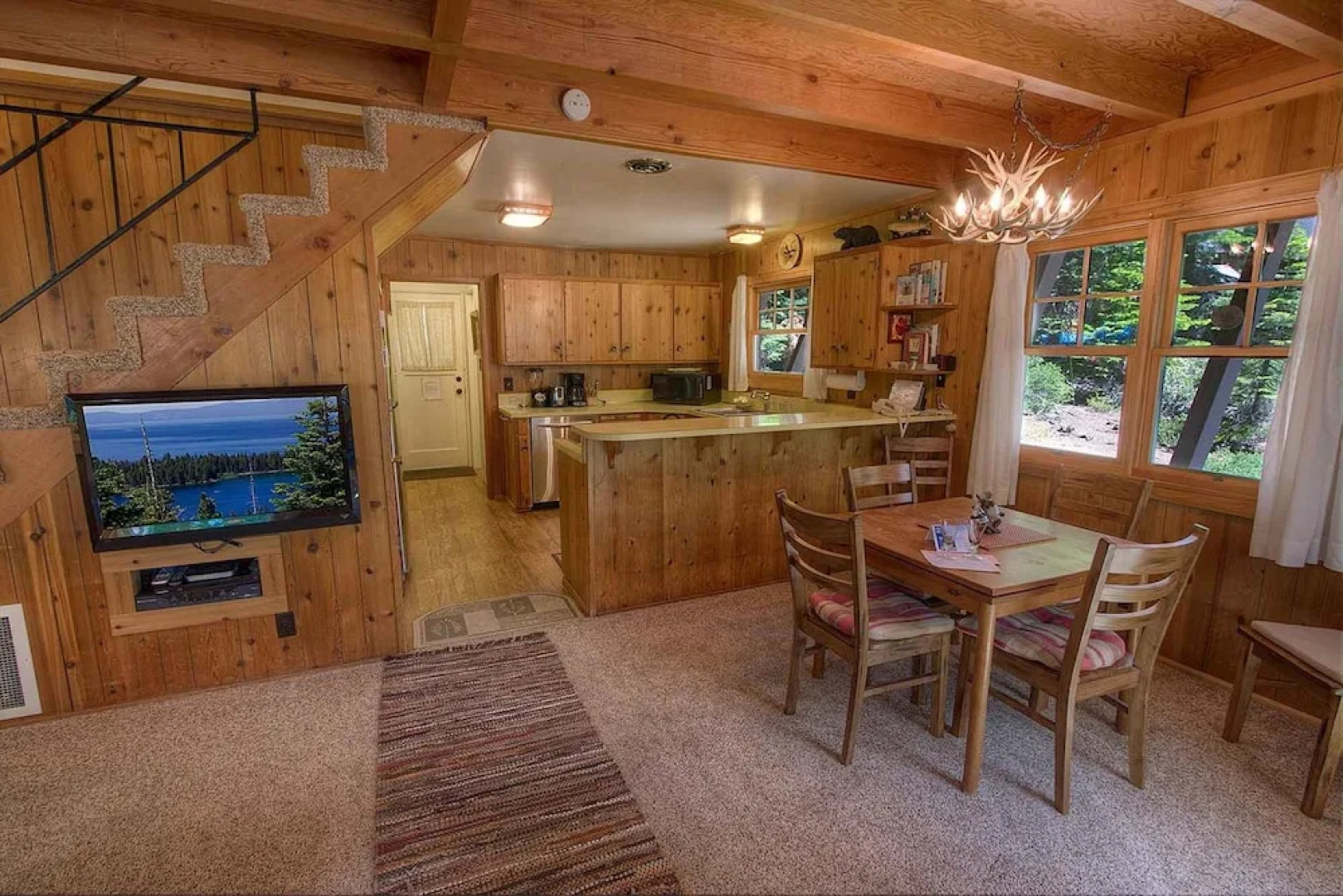 Hudsons Hideaway by Lake Tahoe Accommodations