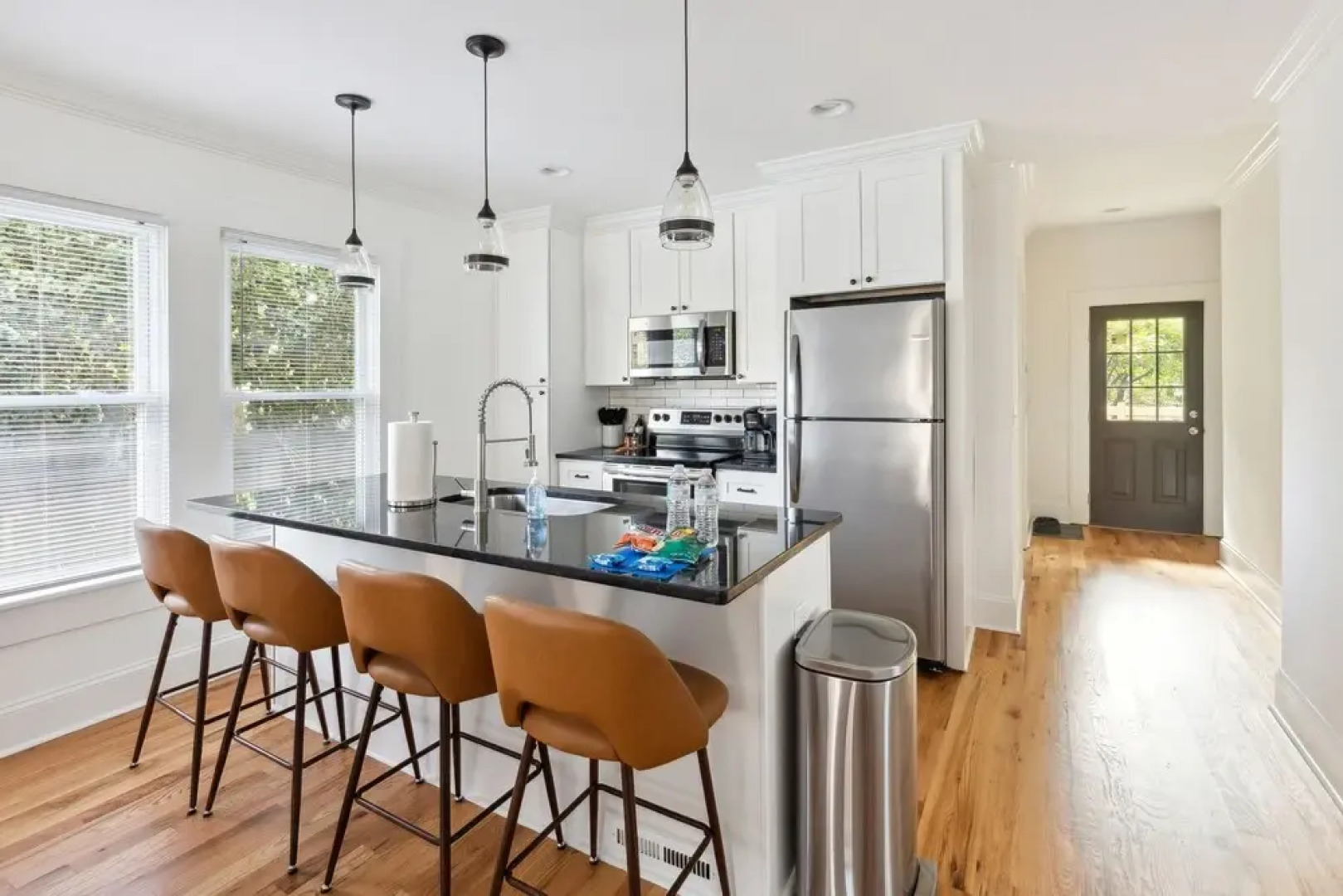 Downtown Delight: Cozy & Pet-friendly Retreat 3 Bedroom Home by RedAwning