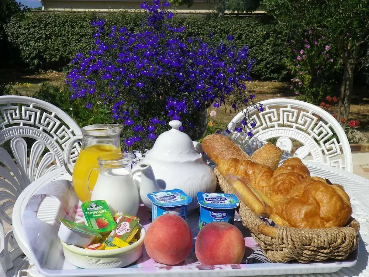 Eglantine et Chèvrefeuille