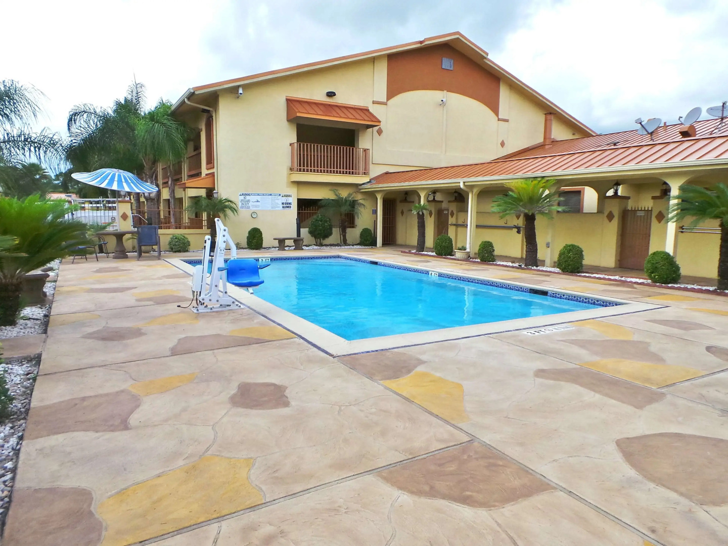 Americas Best Value Inn & Suites Alvin Houston