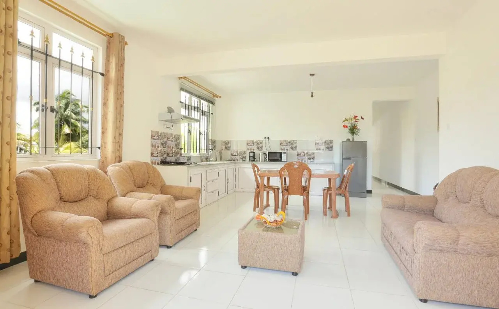 Sunny Lagoon Holiday Villa