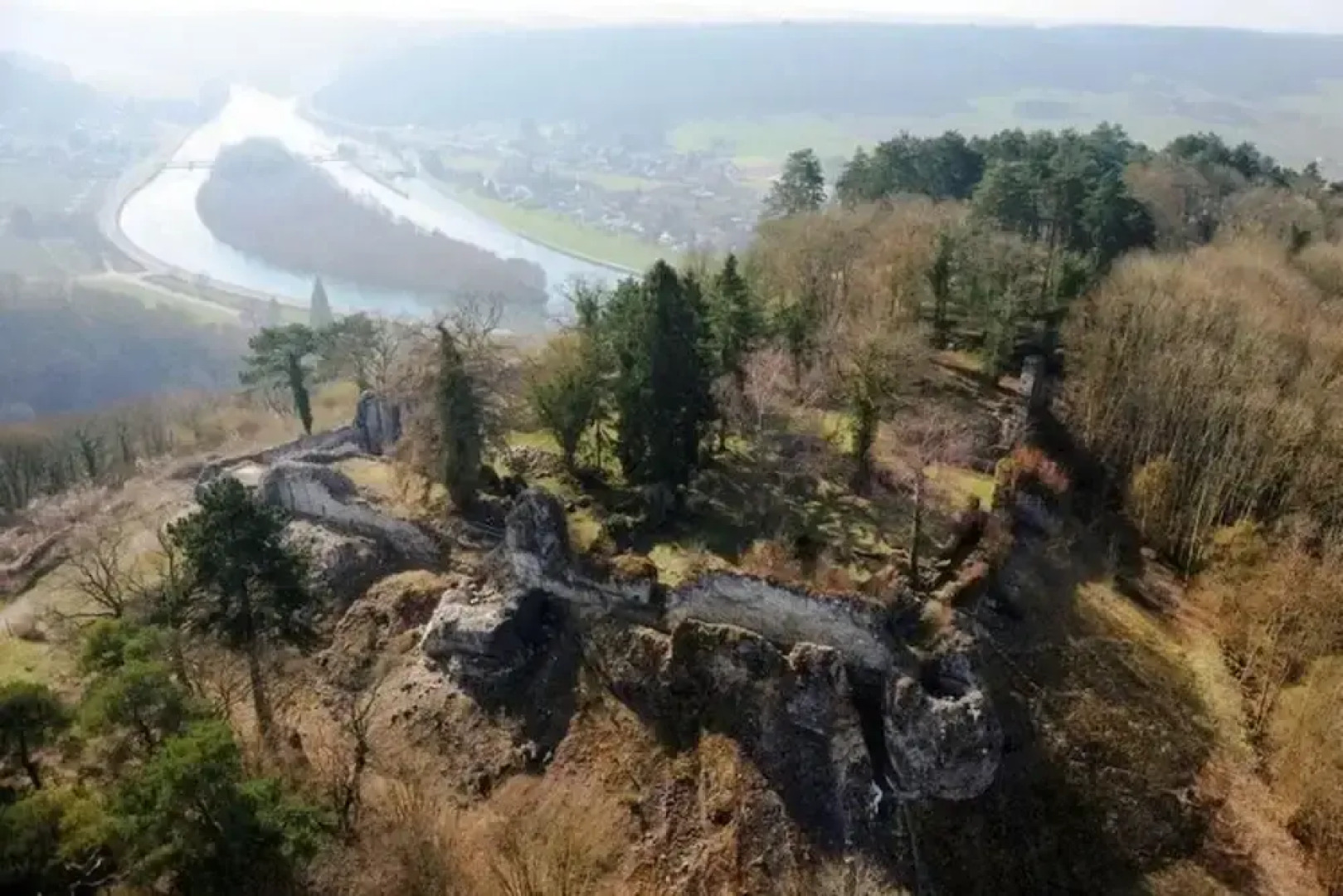 Sunny Cottage With Pool