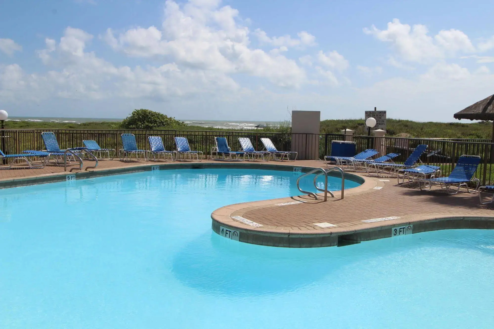 Royale Beach and Tennis Club