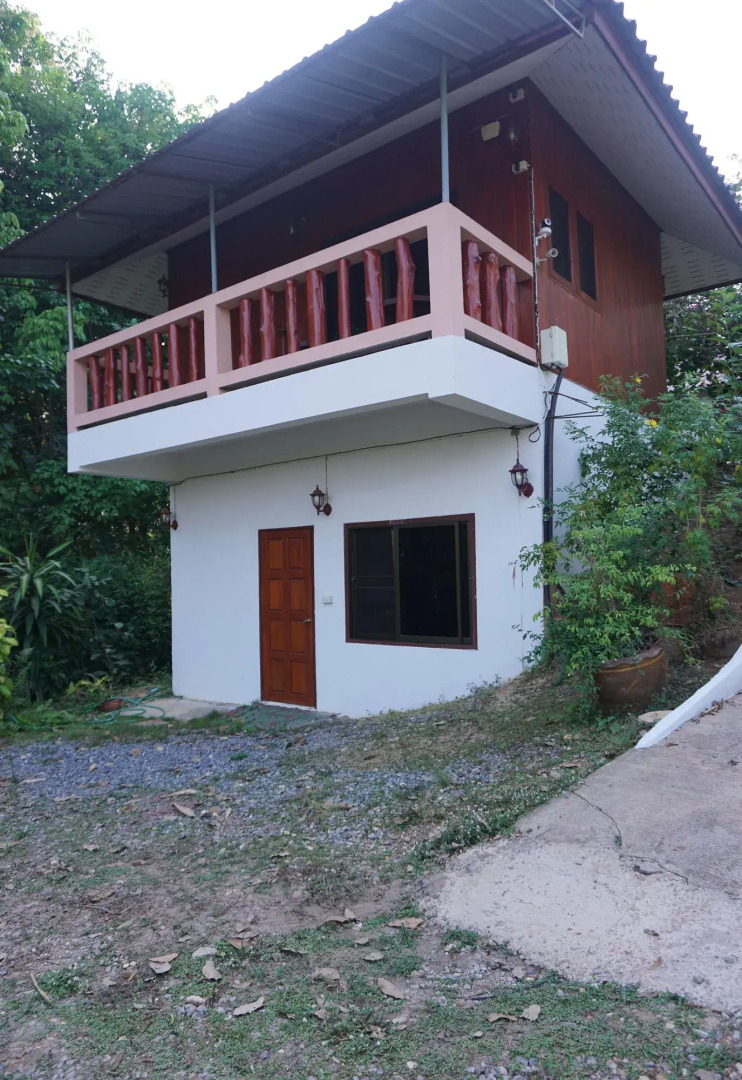 Settee Homestay