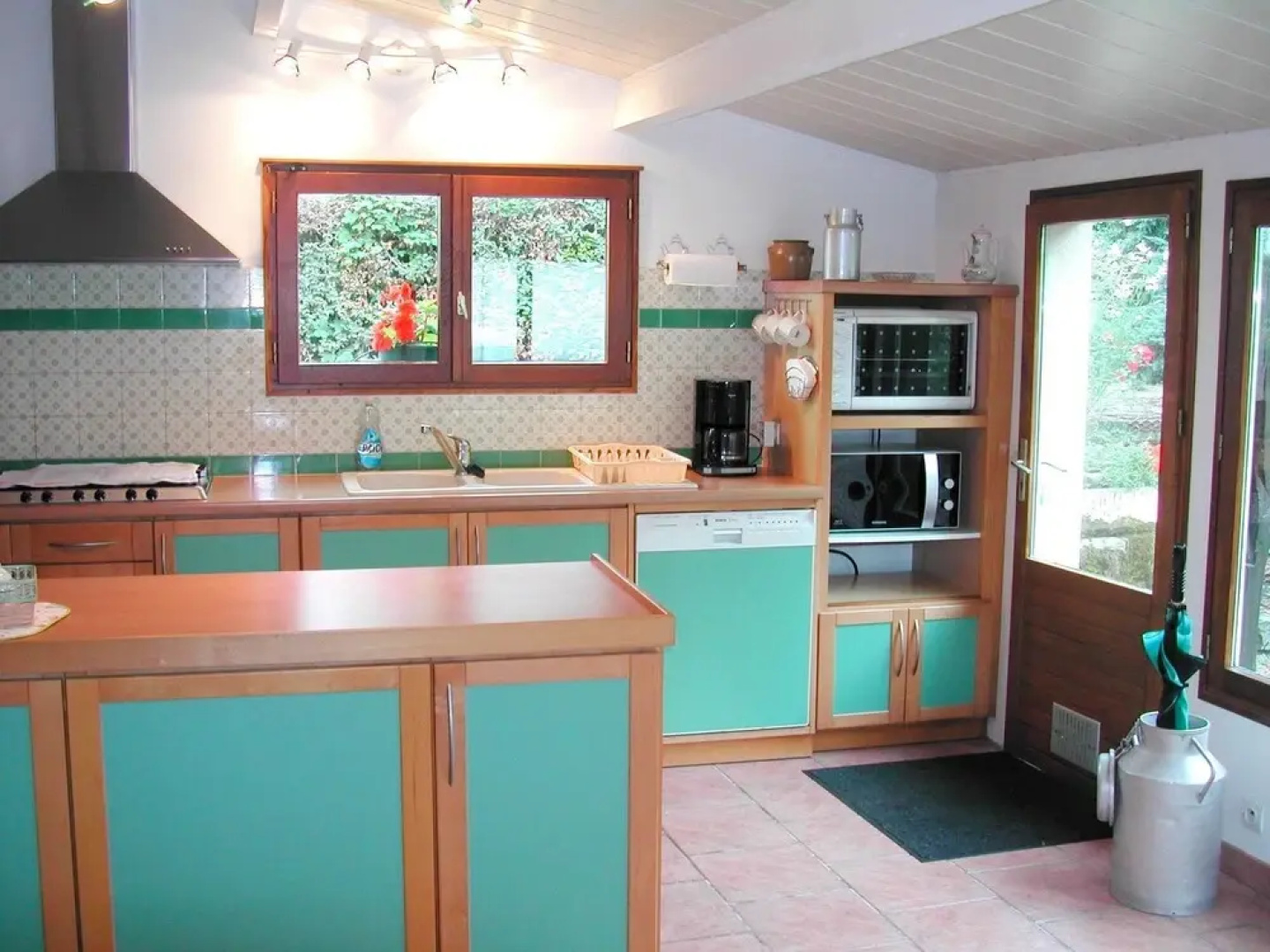 House With 2 Bedrooms in Saint-pierre-la-vieille, With Enclosed Garden