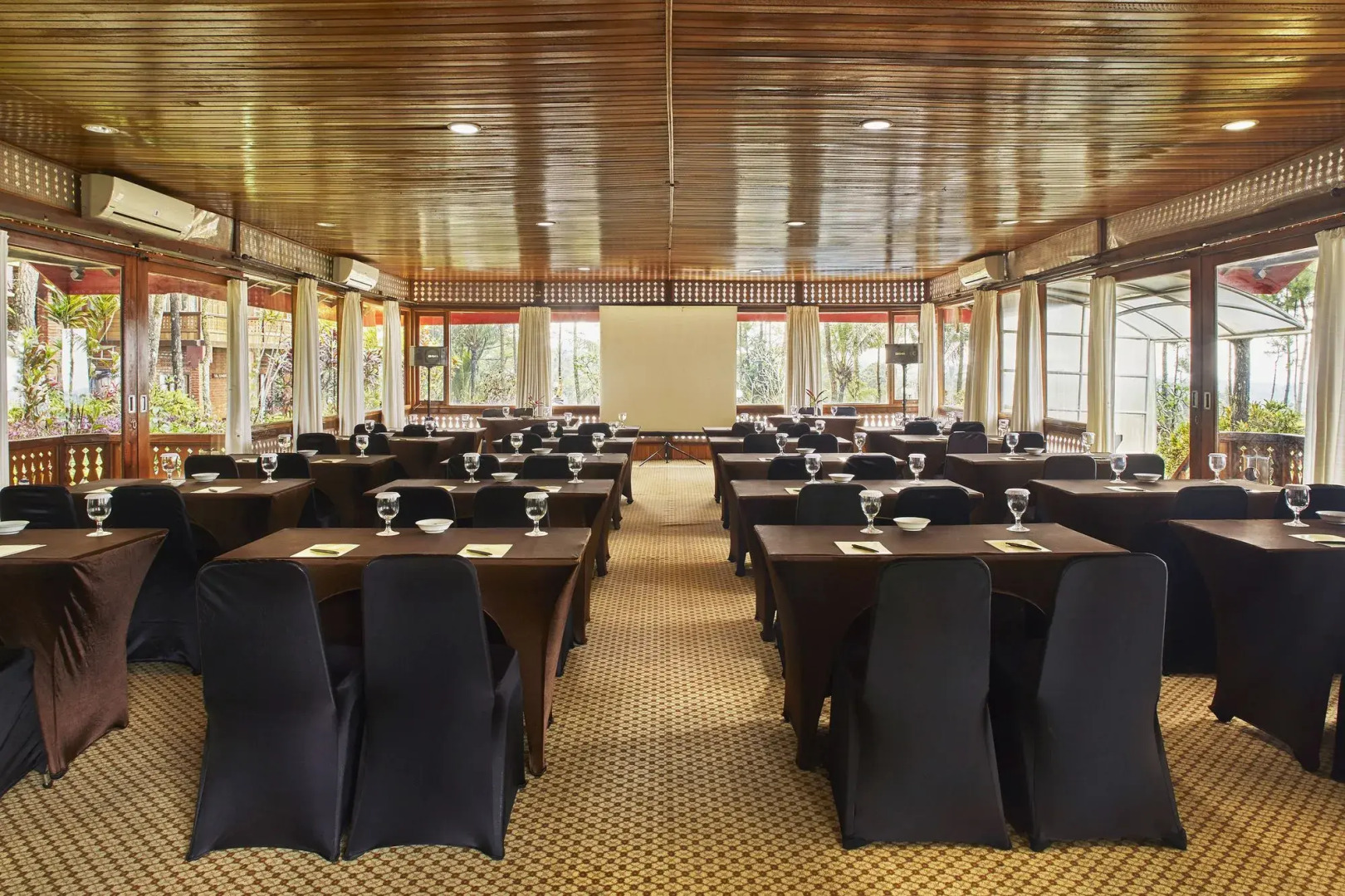 Jambuluwuk Convention Hall & Resort Puncak