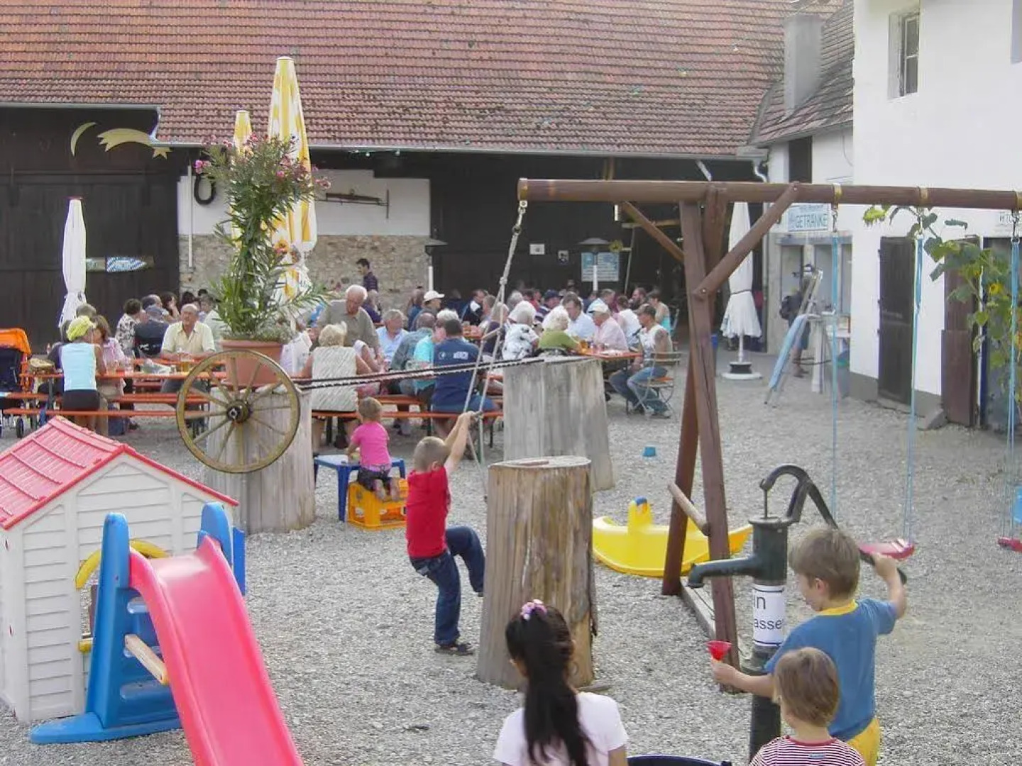Pension Eichschmid / Röll´n Biergarten