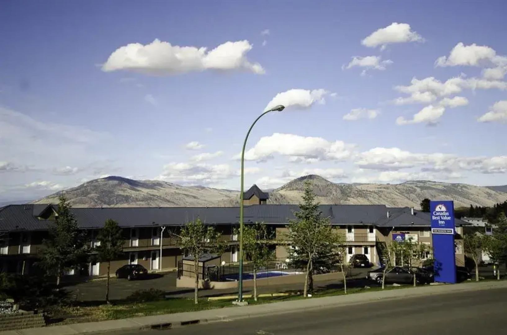 Rodeway Inn & Suites