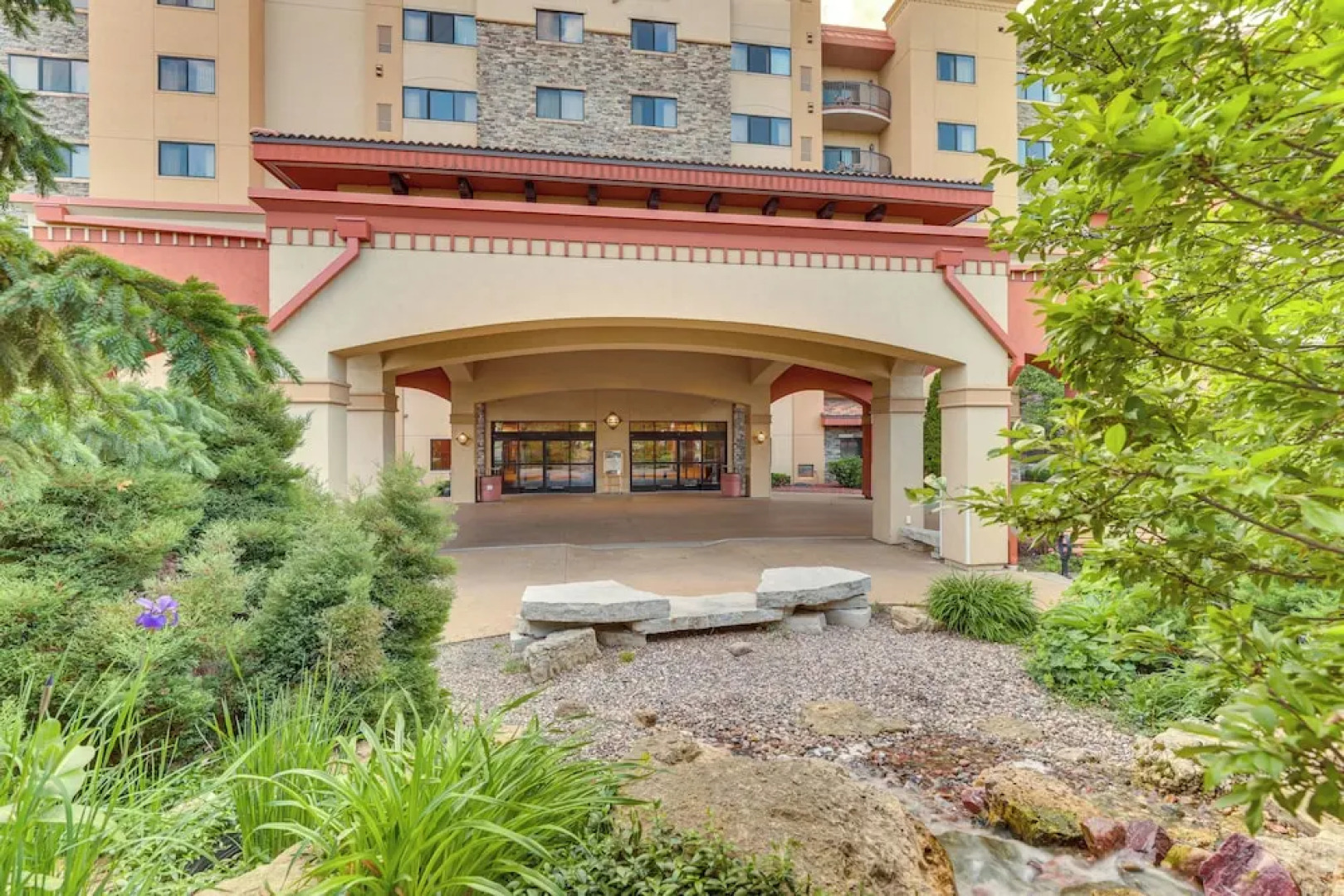 Wisconsin Dells Resort Condo w/ 2 Fireplaces