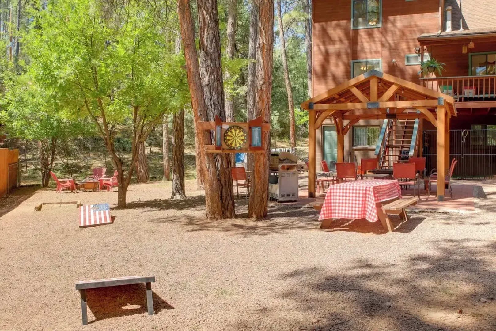 Relax Fireside + Play Games! Hikers Haven in Pine