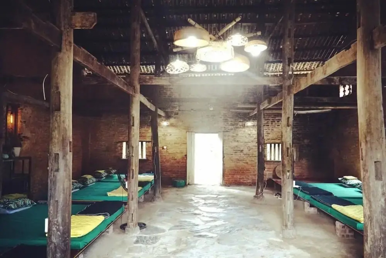 Green Door Ban Gioc - Hostel