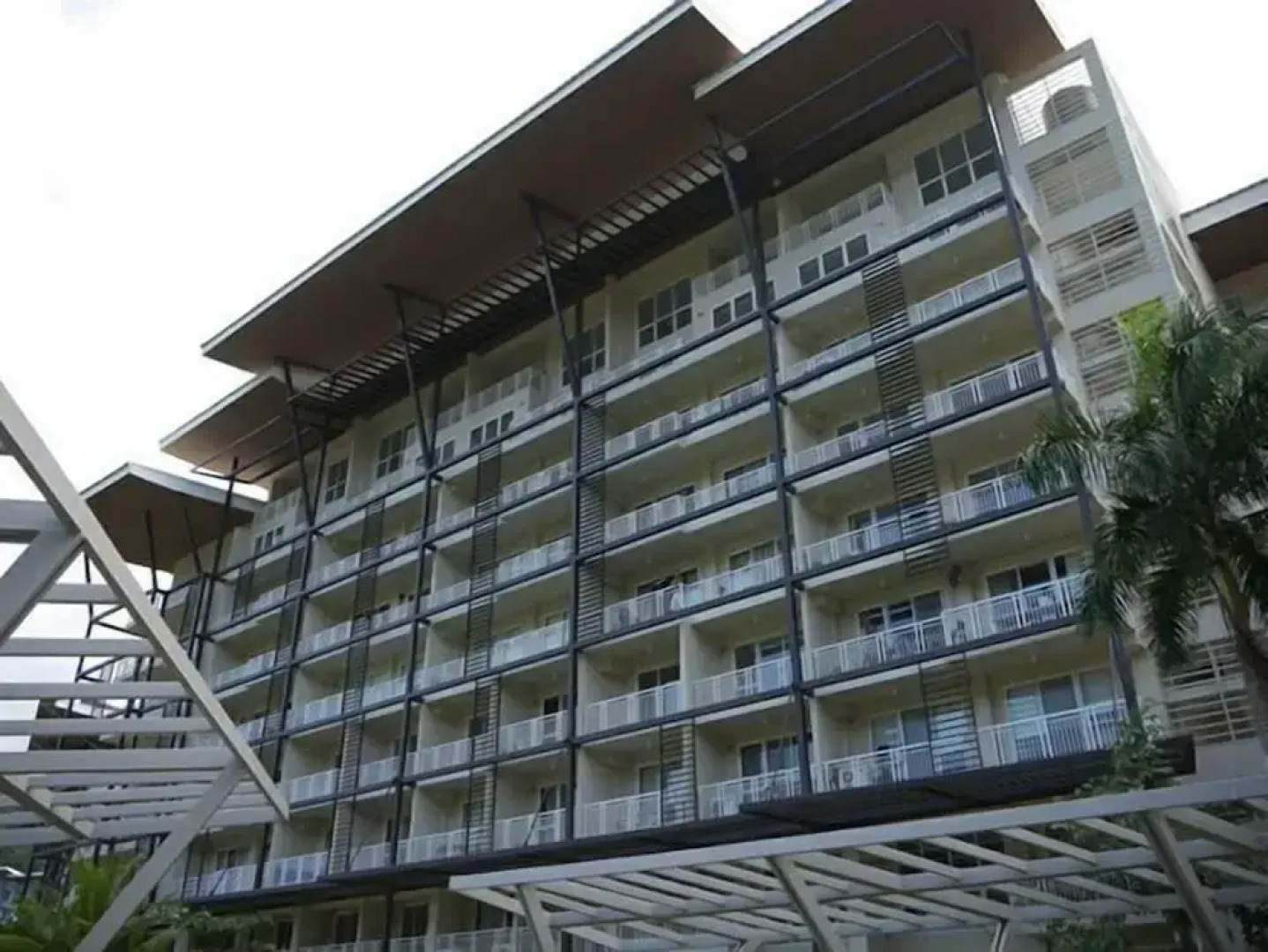 Beach Condos Pico de Loro Hamilo Coast