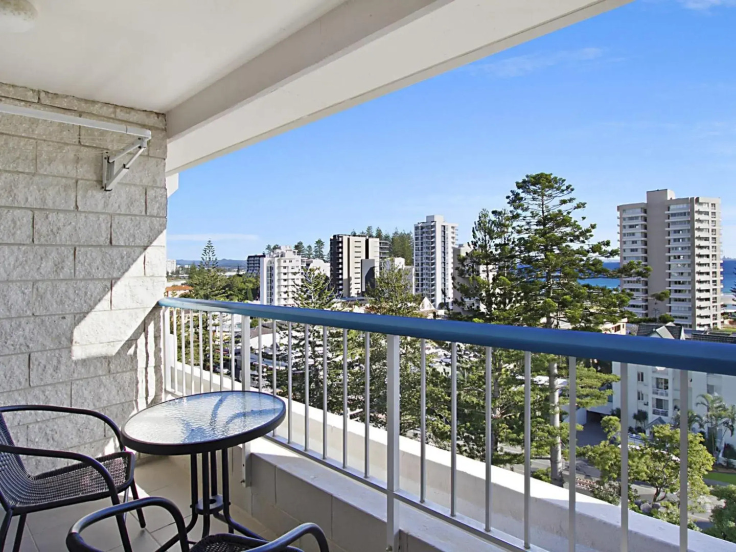 Border Terrace Unit 13 - Large apartment walk to beaches and clubs