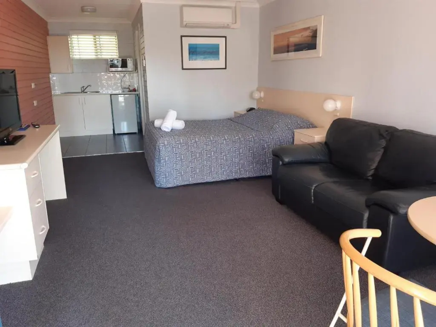 Dolphins of Mollymook Motel and Fifth Green Apartments