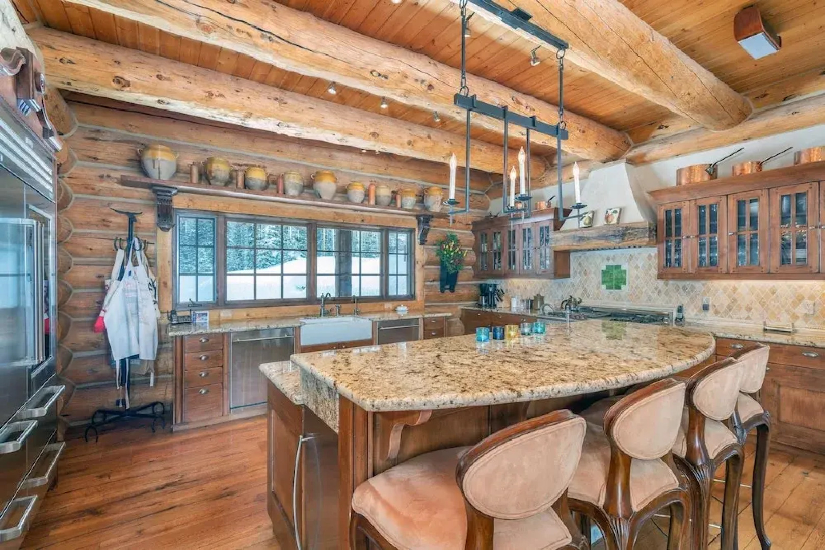 Hilltop Hideaway - Expansive Views From This Private Estate, Hot Tub, Pool Table